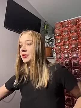 AngellnSilk from StripChat is Freechat