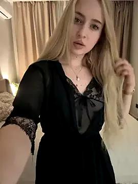 AnnaAngelis from StripChat is Freechat