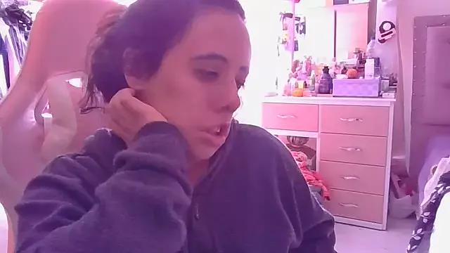 Annarose19 from StripChat