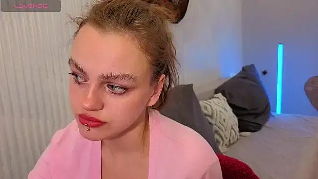 Anny_Blossom from StripChat is Freechat