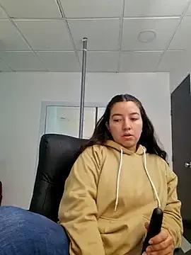 annyaparis from StripChat is Freechat