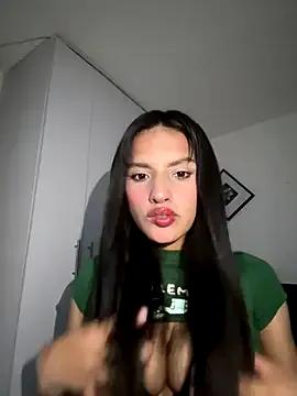 Annydza- from StripChat is Freechat