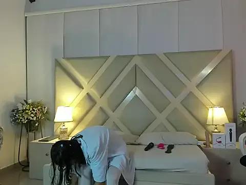 Annylittle_ from StripChat is Freechat