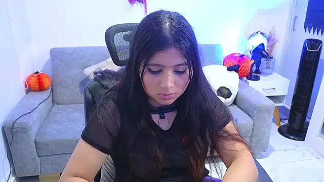 Annylouis from StripChat