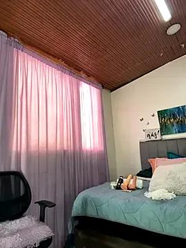 Antonella__b from StripChat is Freechat