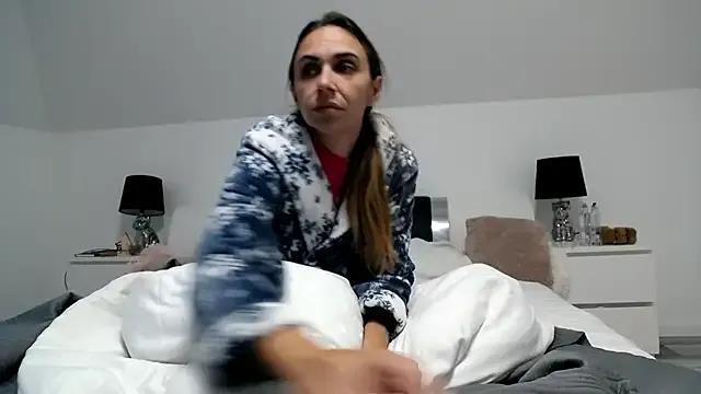 ArabianMalikah from StripChat is Freechat