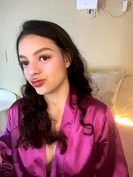 AriaHeavenss from StripChat is Freechat
