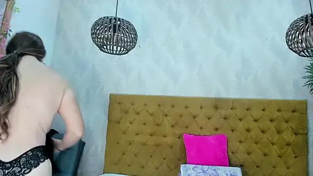 Ariana_Diosa from StripChat