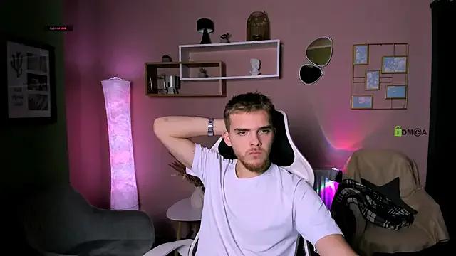 aron_black_ from StripChat is Freechat