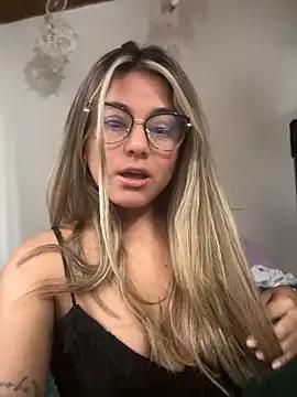 Aurora_9107 from StripChat is Freechat