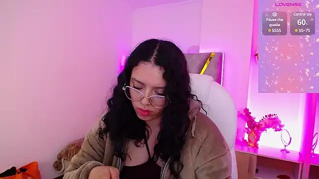 Aurora_Brownn from StripChat is Freechat