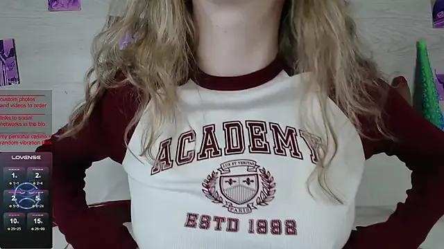 B4by_Emilia from StripChat