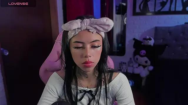 babee_04 from StripChat is Freechat