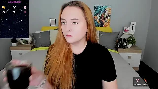 BabeLessi from StripChat is Freechat