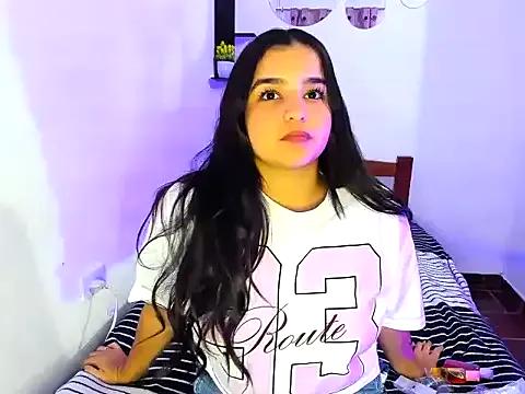 Babyhoney18 from StripChat is Freechat