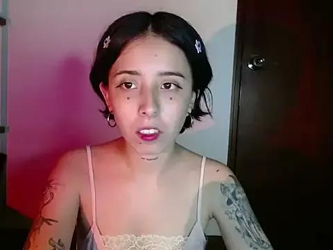 Babyluna_8_8 from StripChat