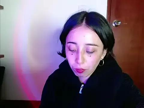 Babyluna_8_8 from StripChat