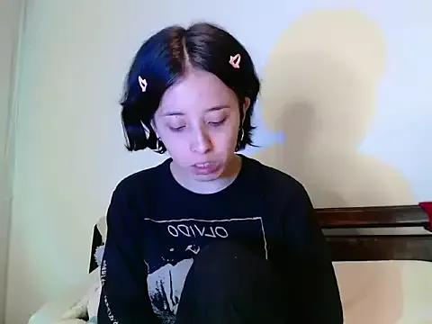 Babyluna_8_8 from StripChat