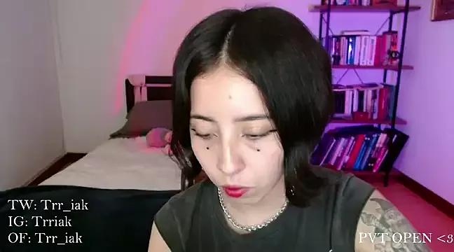 Babyluna_8_8 from StripChat