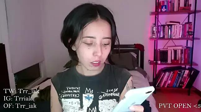 Babyluna_8_8 from StripChat
