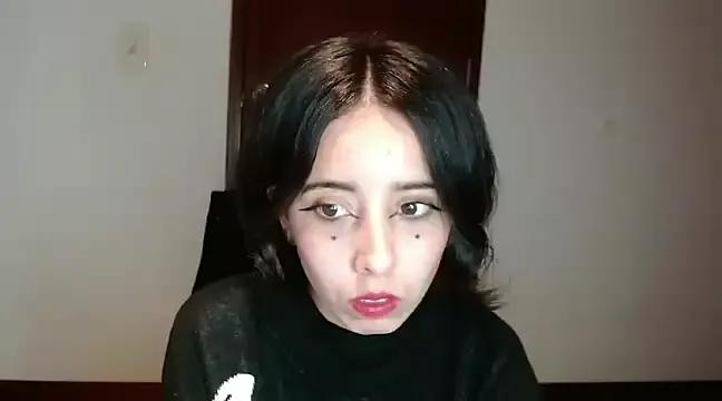 Babyluna_8_8 from StripChat