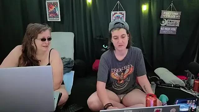 Bella_and_Marie from StripChat is Freechat