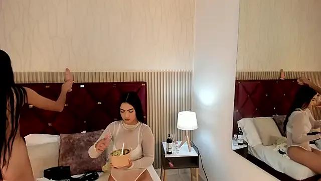 Bella_Miah from StripChat is Freechat