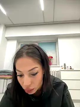 Bella_Vixen_ from StripChat is Freechat