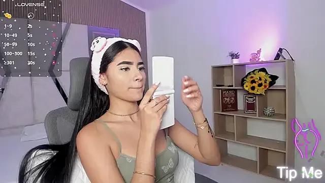 BellaaStorm from StripChat is Freechat