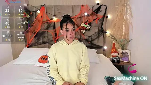 BellaConnor_ from StripChat is Freechat