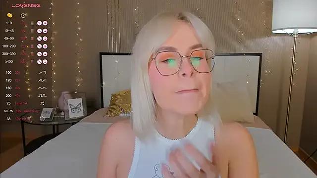 bellatip from StripChat is Freechat