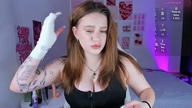 BellaYoungGirl from StripChat is Freechat