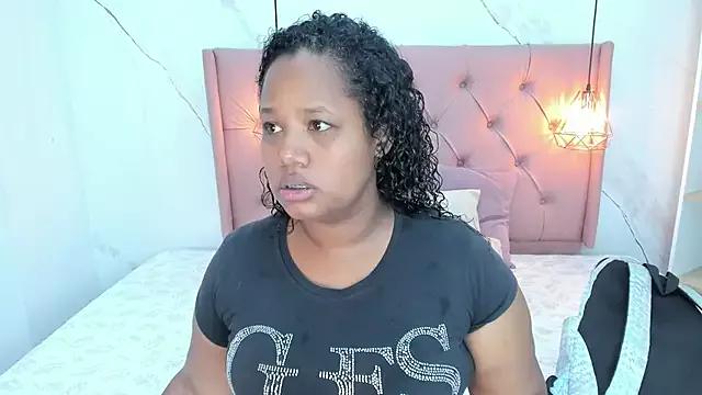 Belle_Brunette from StripChat