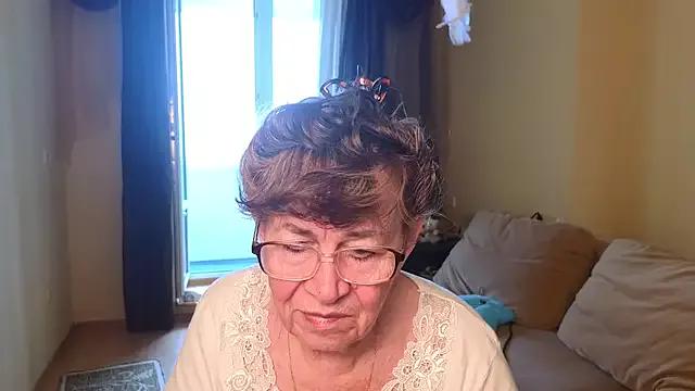 Betty_Brick from StripChat