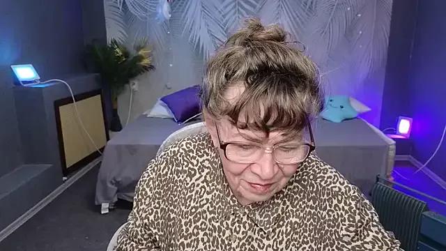 Betty_Brick from StripChat