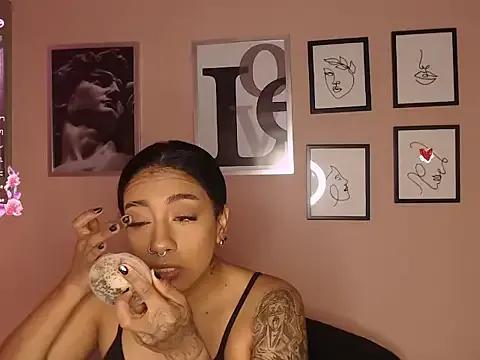 biancaleblanc from StripChat is Freechat