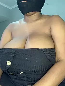 blackshortzbarbie from StripChat is Freechat