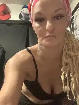 blondebarbiebae from StripChat is Freechat