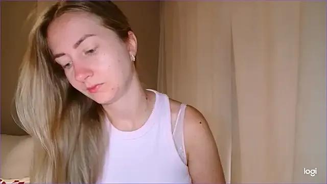 BluueSilk from StripChat is Freechat