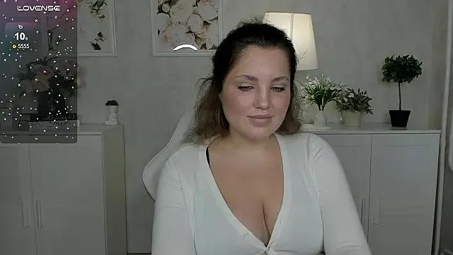 Bomb_ladyy from StripChat is Freechat