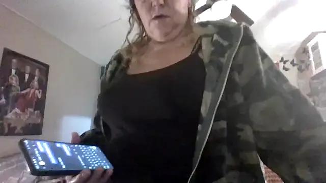 Bored_Grandma from StripChat is Freechat