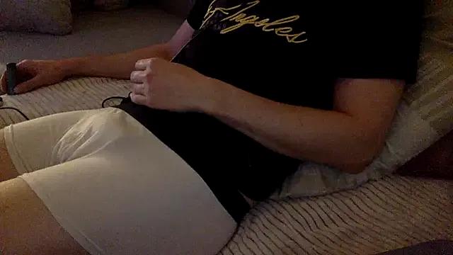 Breezydicksn from StripChat is Freechat