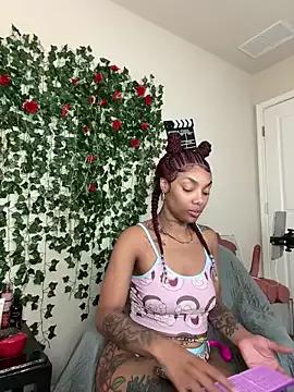 Butterflybootyy from StripChat