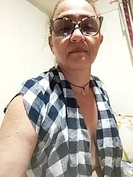 Cailinmilf from StripChat is Freechat