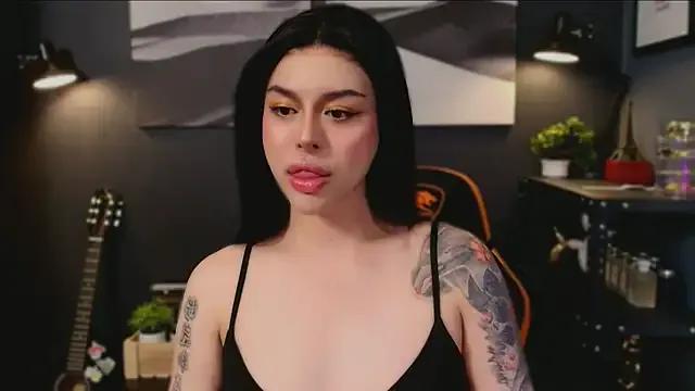 callmeLUNA from StripChat is Freechat