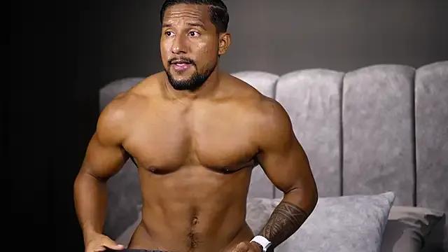 CallumMuscle from StripChat is Freechat