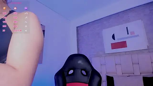 cami_luxx from StripChat is Freechat