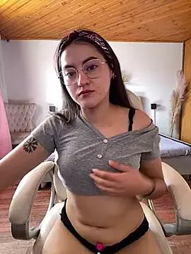 Camila_pinkk from StripChat is Freechat