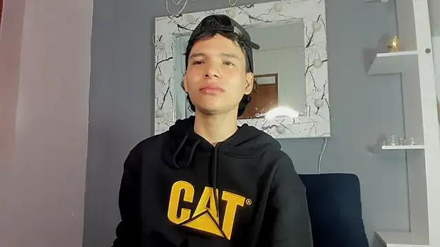 camillo_virgil from StripChat is Freechat