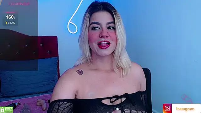 candi_ds from StripChat is Freechat